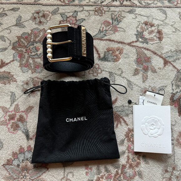 CHANEL Black Suede Pearls Logo Chain Belt 80 32 L@@K! *MINT* - Picture 1 of 14